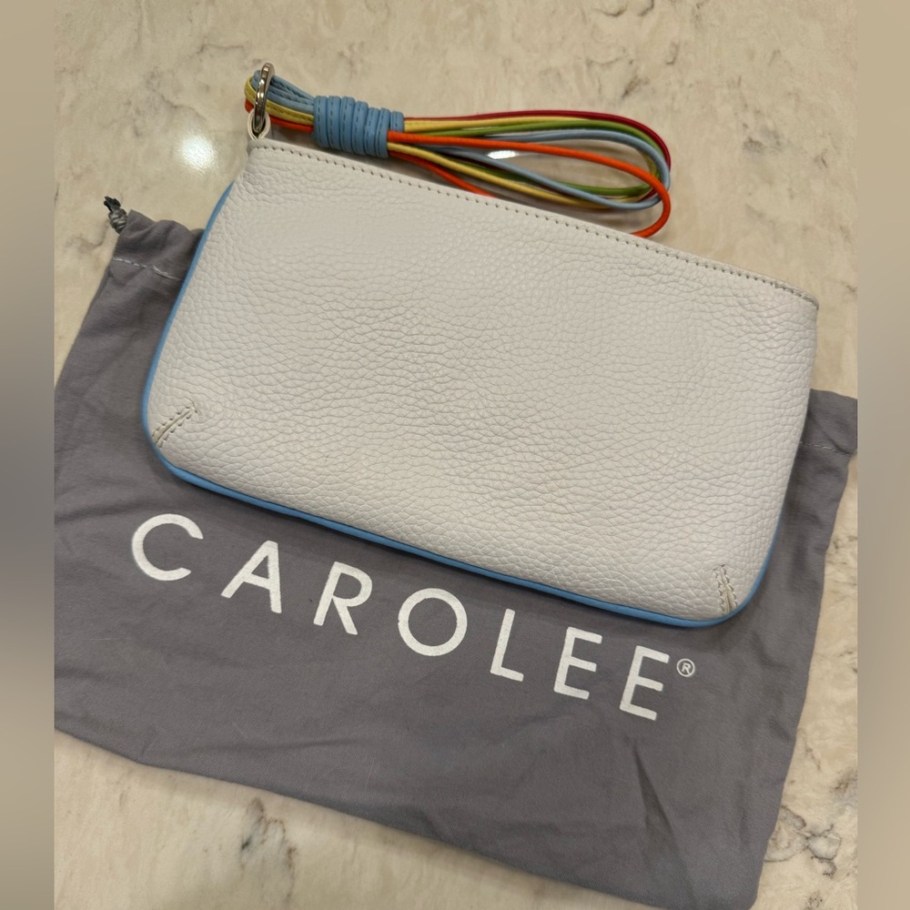 NEW pristine Carolee white leather clutch/wristlet lovely details